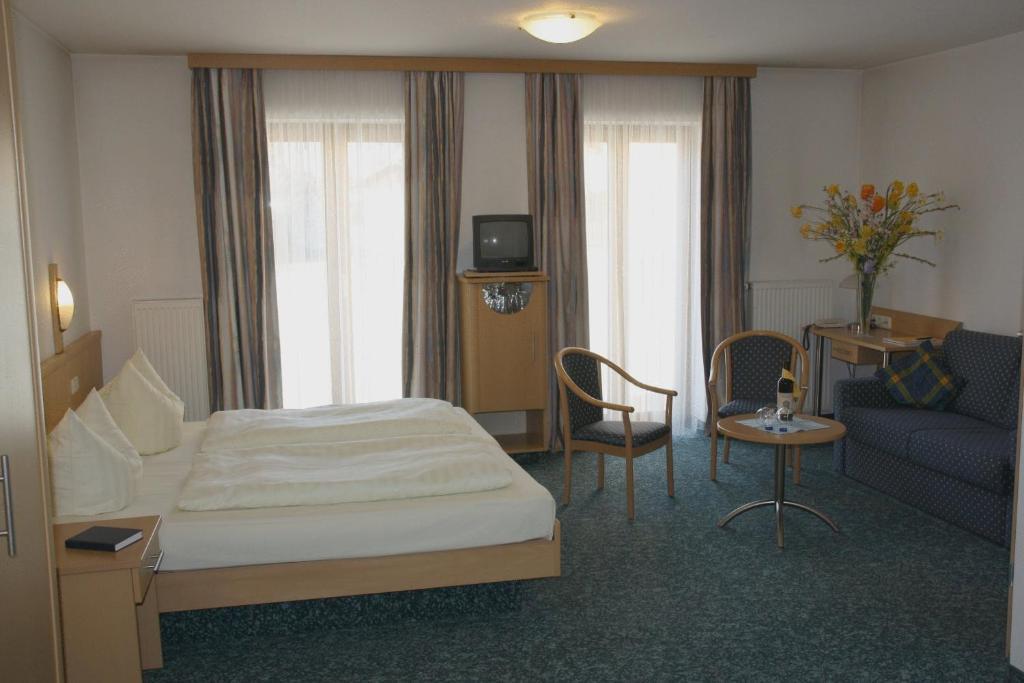 Hotel Jagermo Grasbrunn Room photo